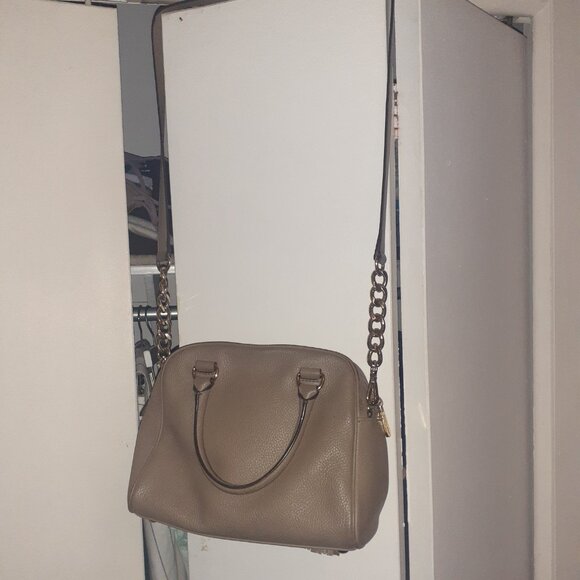 Michael Kors grey purse - Picture 1 of 3